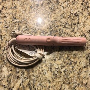 L’ange Hair Straightener, Curler setting blower!  Works perfectly